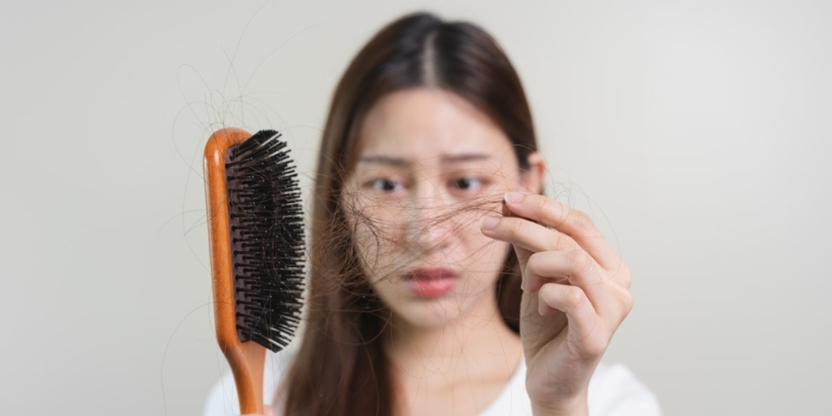 Menaklukkan Masalah Rambut Rontok: Panduan Merawat Rambut dengan Cermat